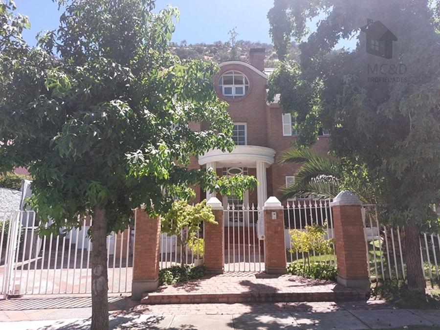 Casa Georgian en condominio